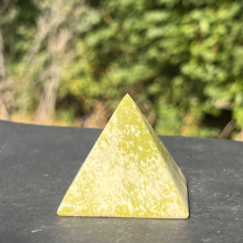 Piramida serpentin, druzy.ro, cristale 3