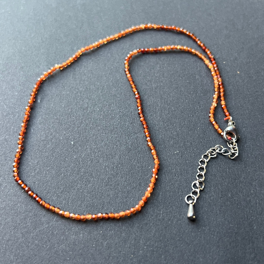 Colier granat portocaliu sfere 2 mm, pietre semipretioase - druzy.ro 1 