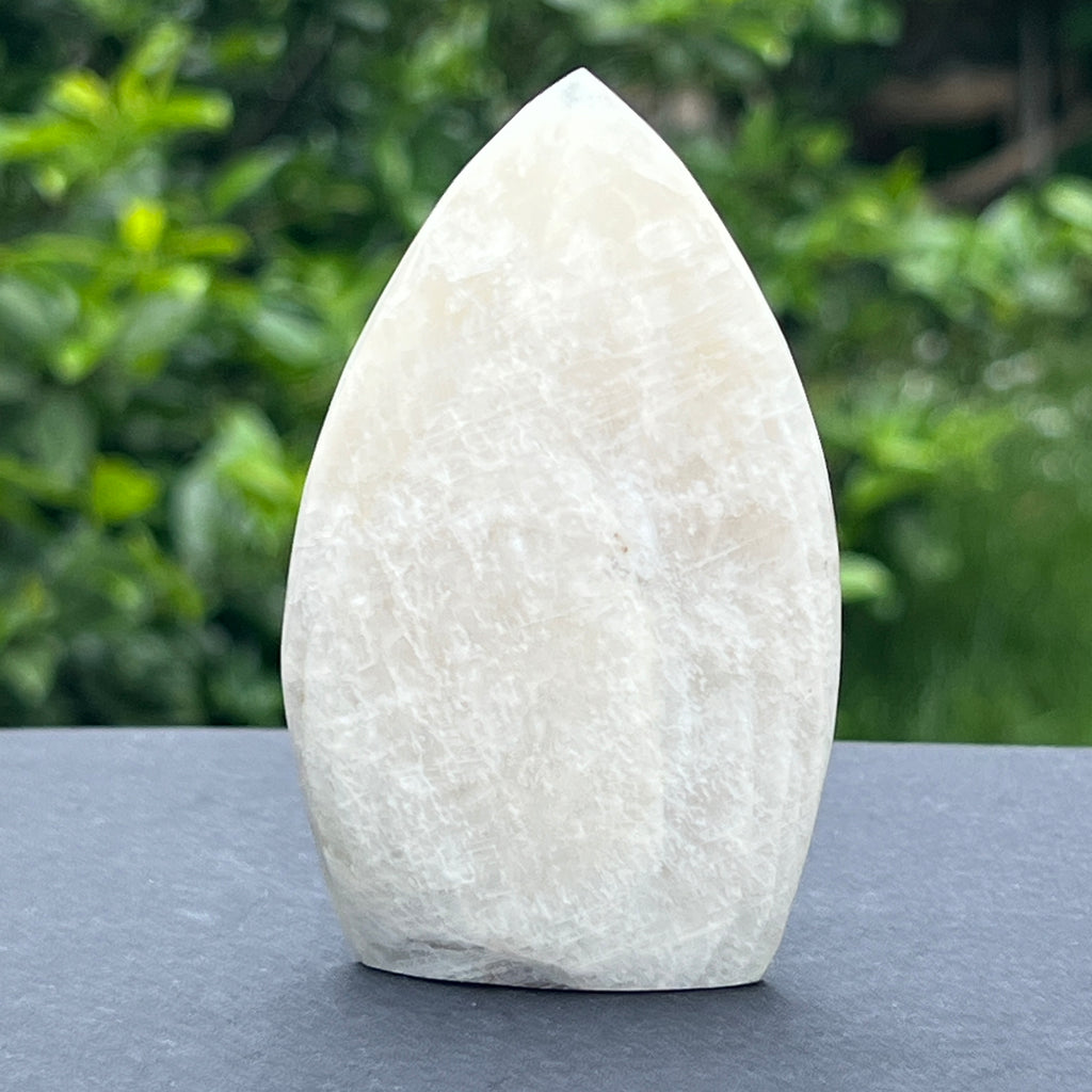 Sculptura forma libera piatra lunii alba m1, pietre semipretioase - druzy.ro 3 