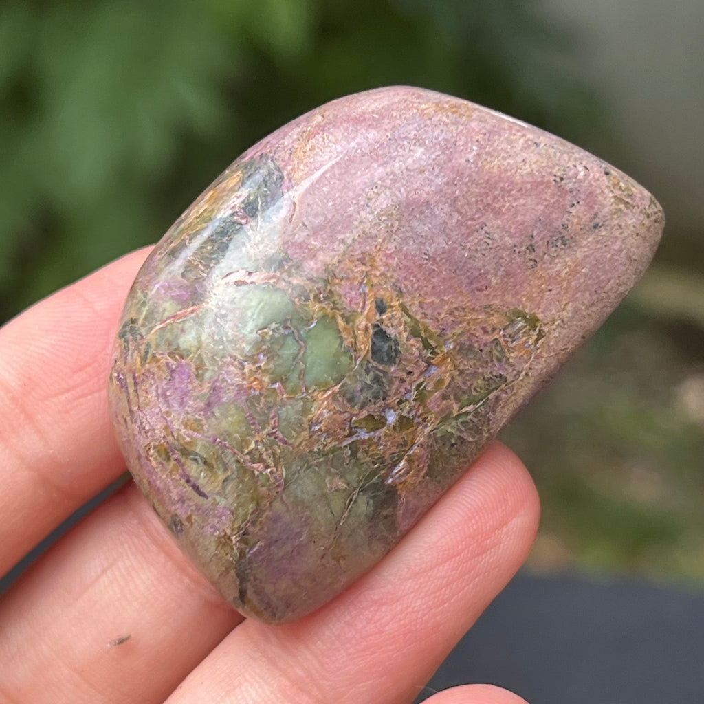 Palmstone atlantisit (stichtit, serpentin) model 2, pietre semipretioase - druzy.ro 2 