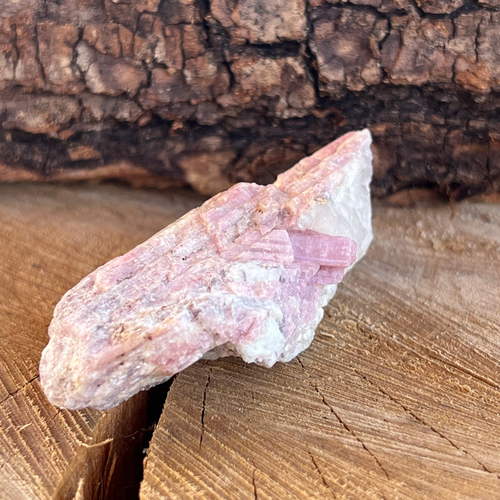Turmalina roz bruta m6, druzy.ro, cristale 3