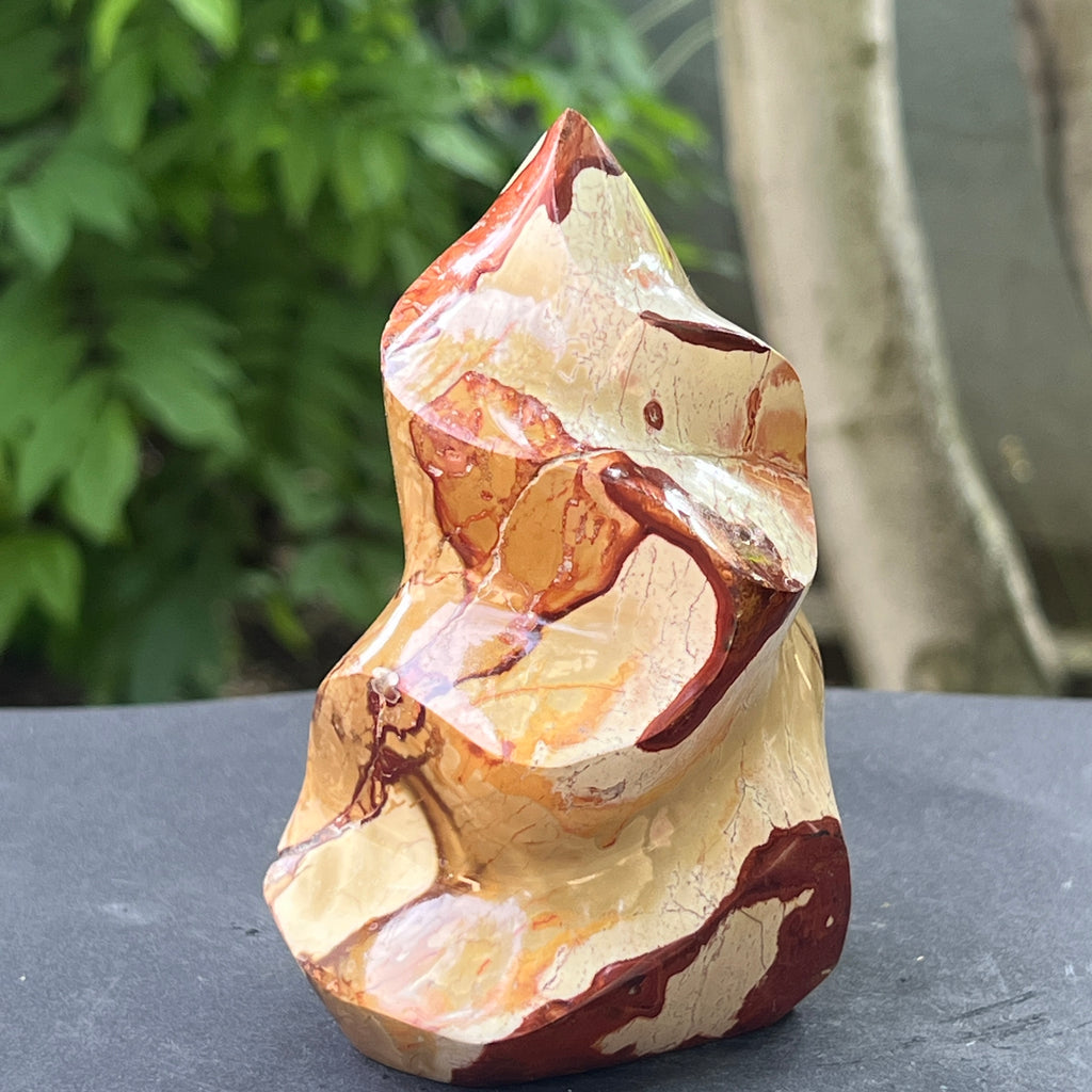 Sculptura jasp policrom forma flacara | Model 2, pietre semipretioase - druzy.ro 1 