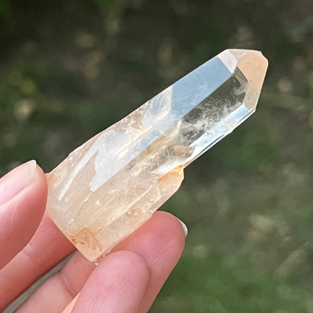 Cristal de cuarț cu incluziuni de goethit brun-portocaliu | Model 13, pietre semipretioase - druzy.ro 7 