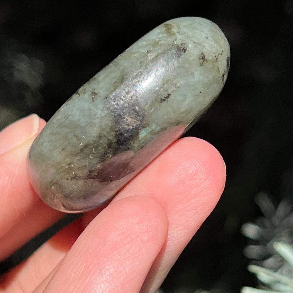 Labradorit palm stone m6, druzy.ro, cristale 3