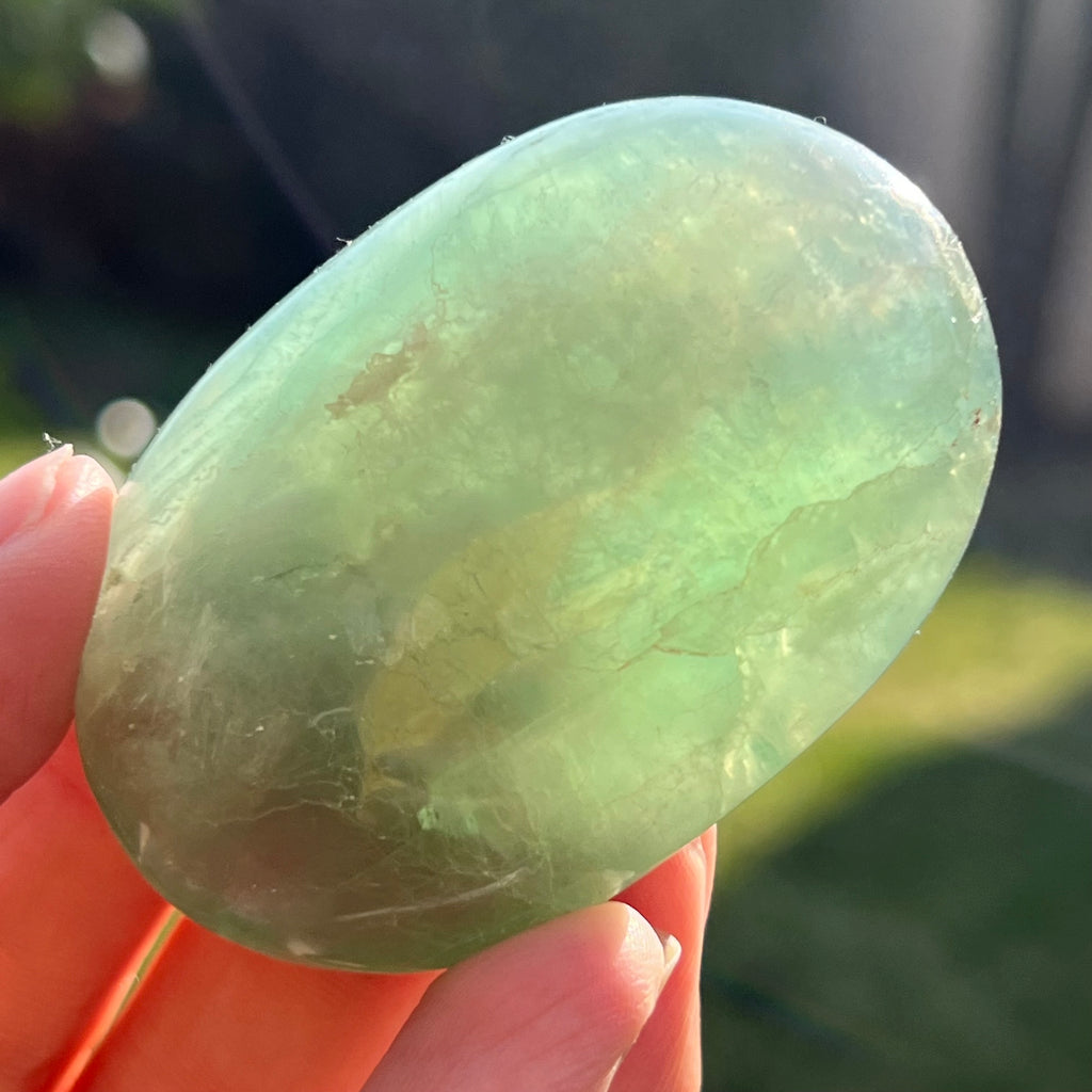Palmstone fluorit verde model 11, din Madagascar, druzy.ro, cristale 2