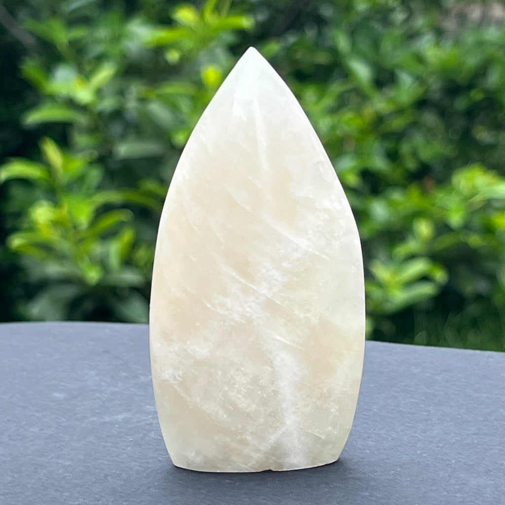 Sculptura forma libera piatra lunii alba m3, pietre semipretioase - druzy.ro 2 