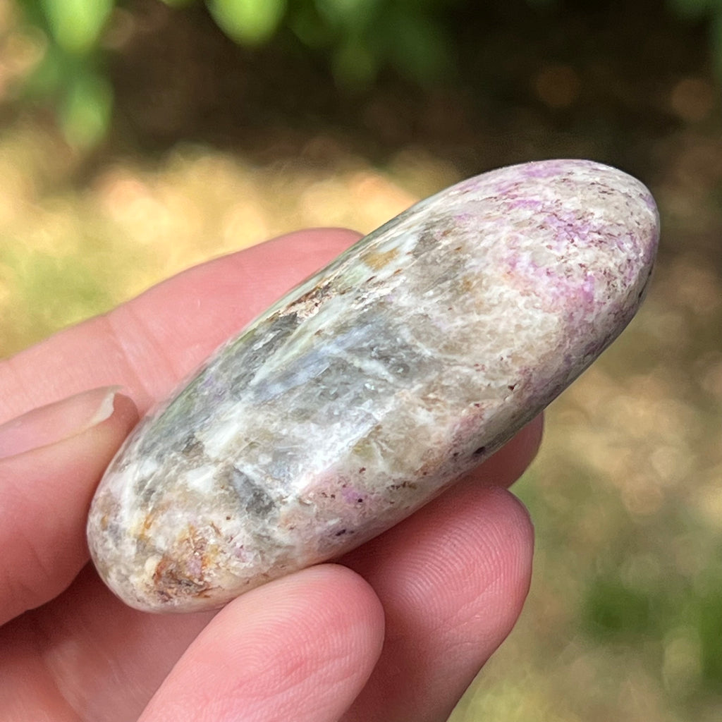 Hackmanit mov Uv reactive palmstone m9, druzy.ro, pietre semipretioase 3