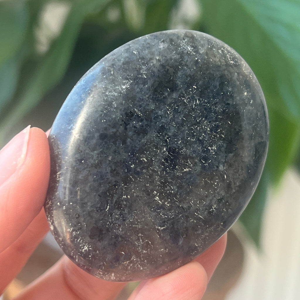 Palmstone Iolit (safir de apa) din Madagascar model 7, pietre semipretioase - druzy.ro 2 
