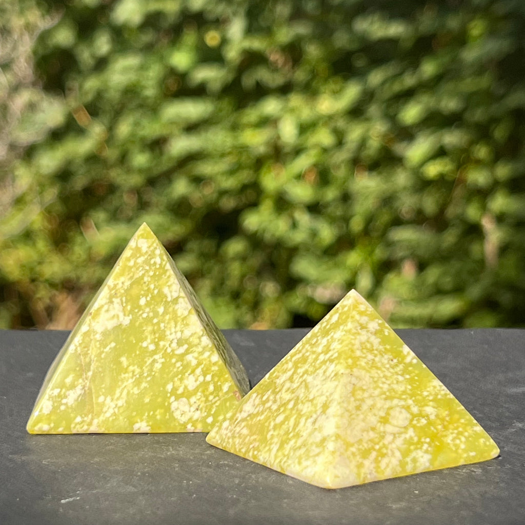 Piramida serpentin, druzy.ro, cristale 10