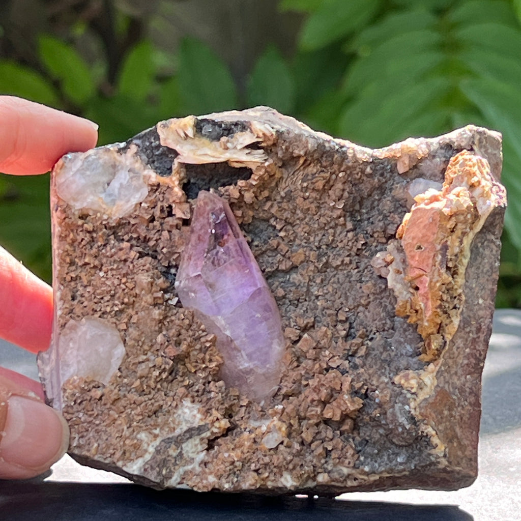 Vârf de cuarț Brandberg în matrice – cristal natural din Namibia | Model 4, pietre semipretioase - druzy.ro 2 