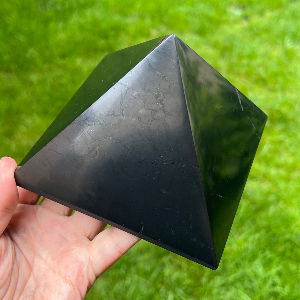 Piramida shungit polisat XL 12 cm, pietre semipretioase - druzy.ro 4 