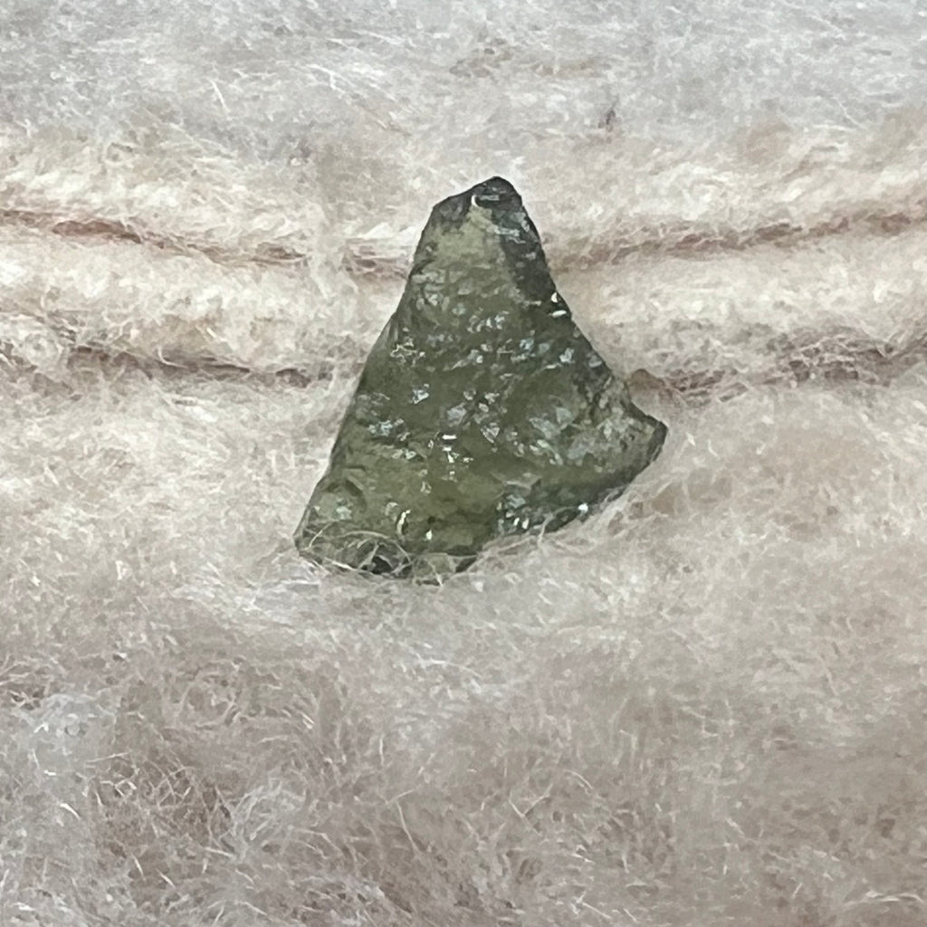 Moldavit piatra bruta model 2a/14, druzy.ro, cristale 1