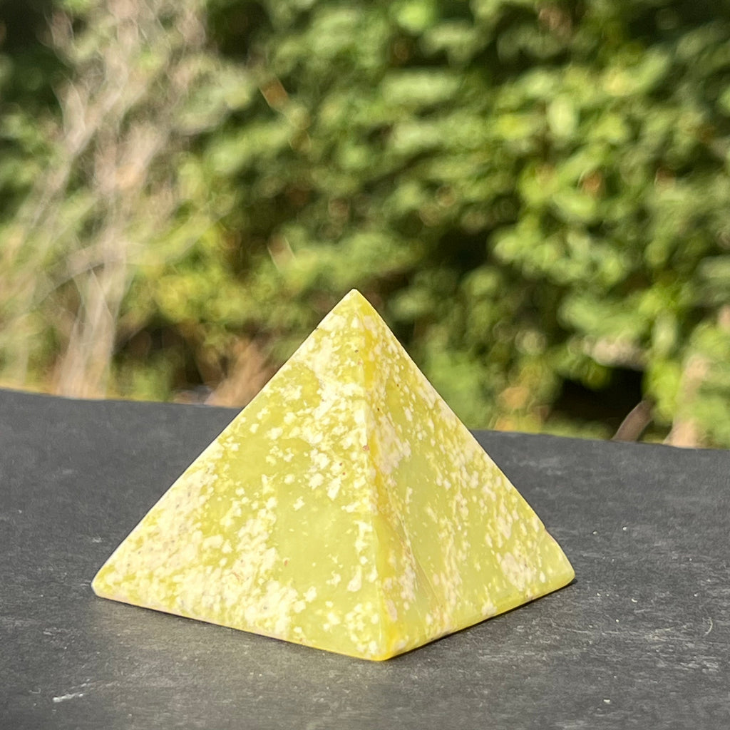 Piramida serpentin, druzy.ro, cristale 7