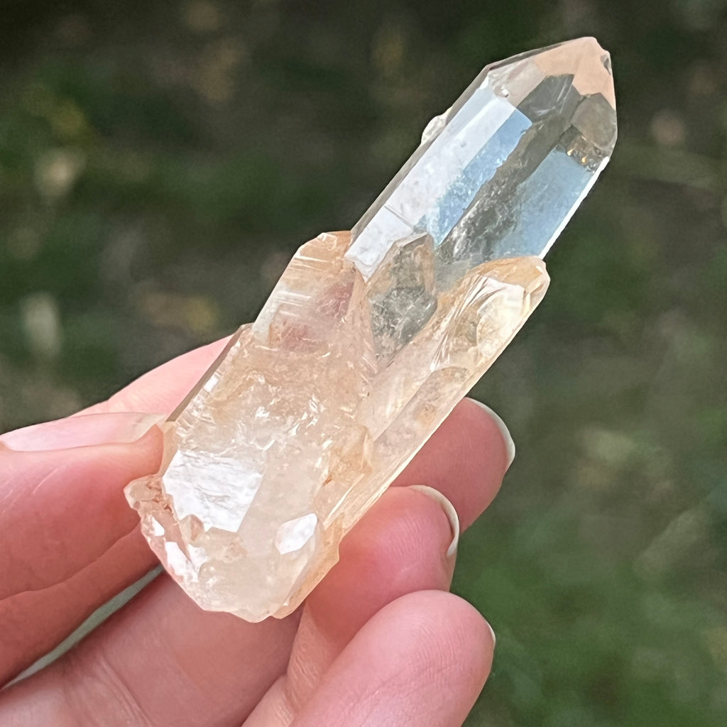 Cristal de cuarț cu incluziuni de goethit brun-portocaliu | Model 13, pietre semipretioase - druzy.ro 11 