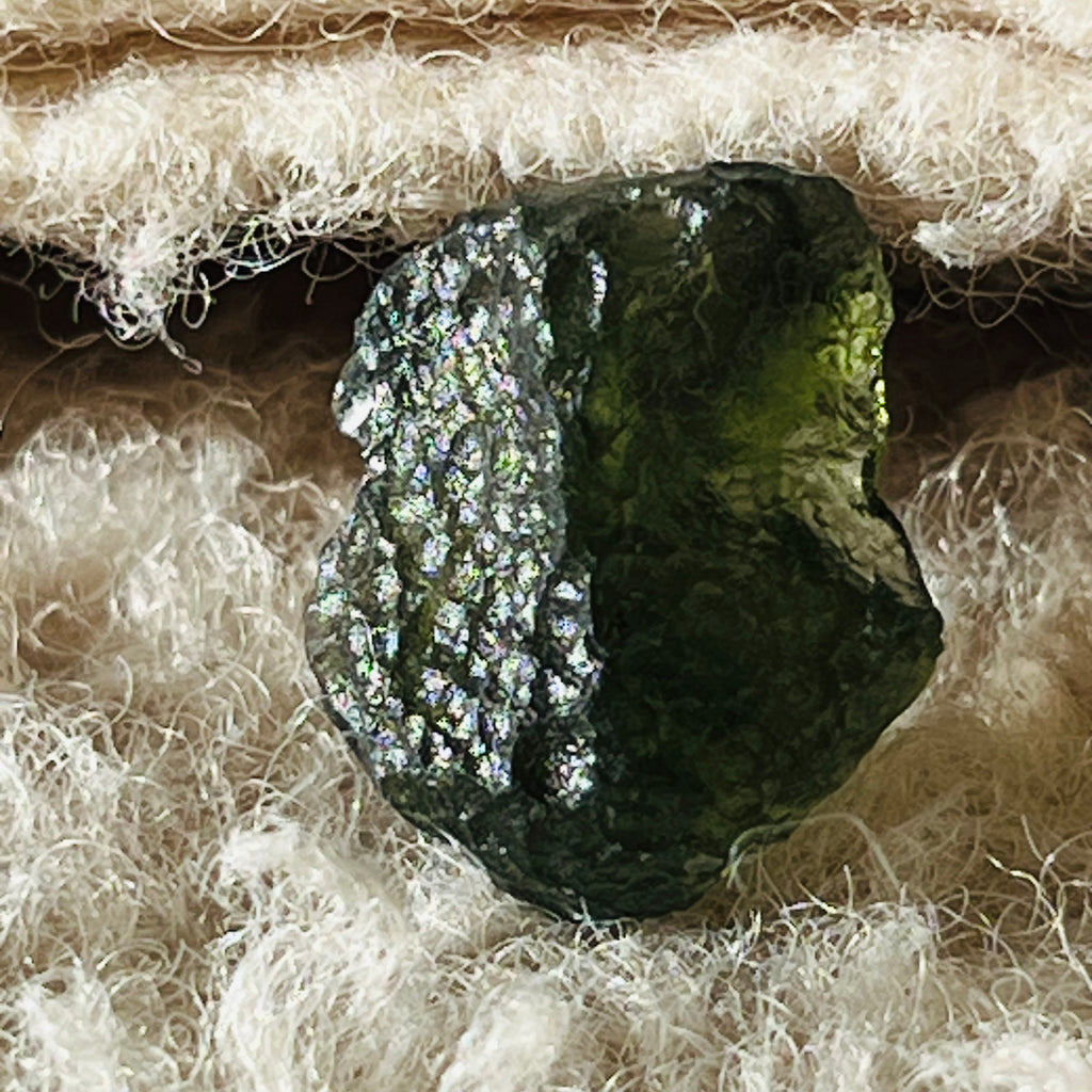 Moldavit 2.30 grame piatra bruta model 7, druzy.ro, cristale 2