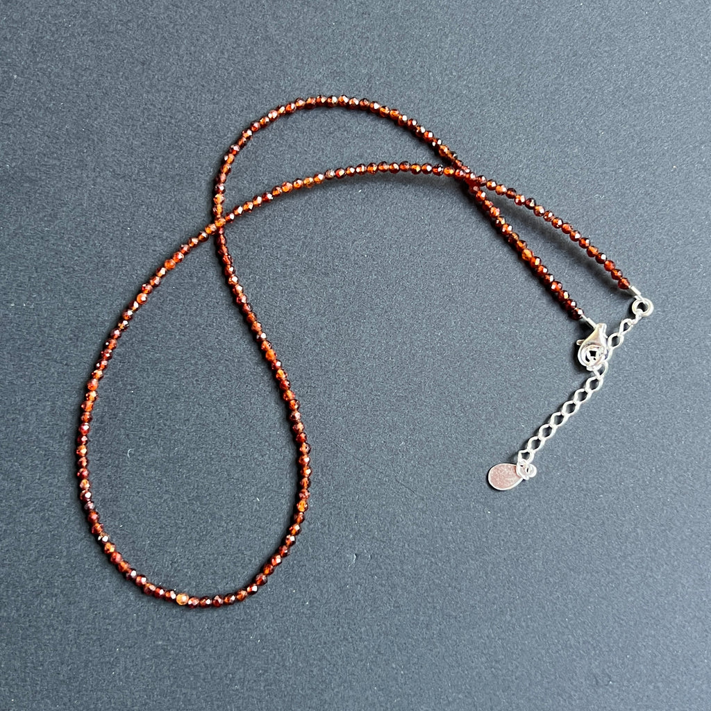 Colier granat portocaliu-vișiniu fațetat Ember #88, pietre semipretioase - druzy.ro 2 