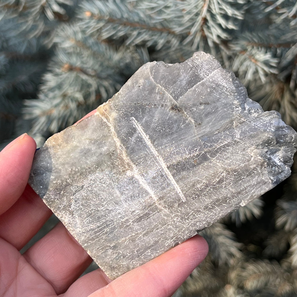 Labradorit piatra bruta polisata pe o fata din Madagascar model 8, druzy.ro, cristale 4