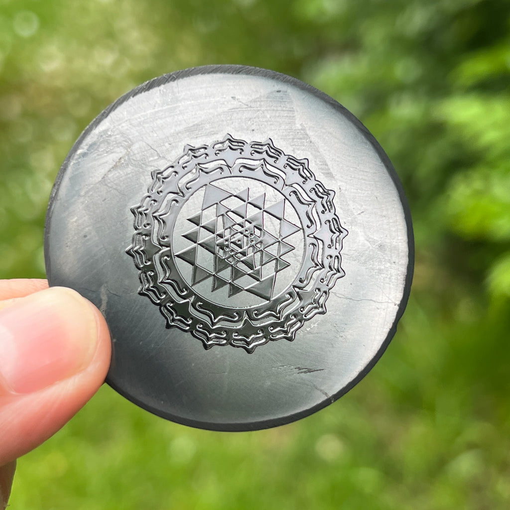 Disc din Shungit Sri Yantra, pietre semipretioase - druzy.ro 1 