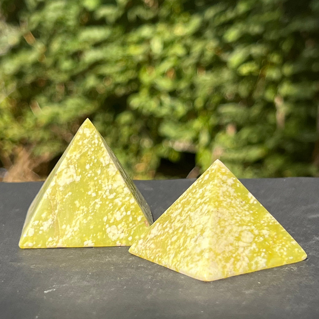 Piramida serpentin, druzy.ro, cristale 1