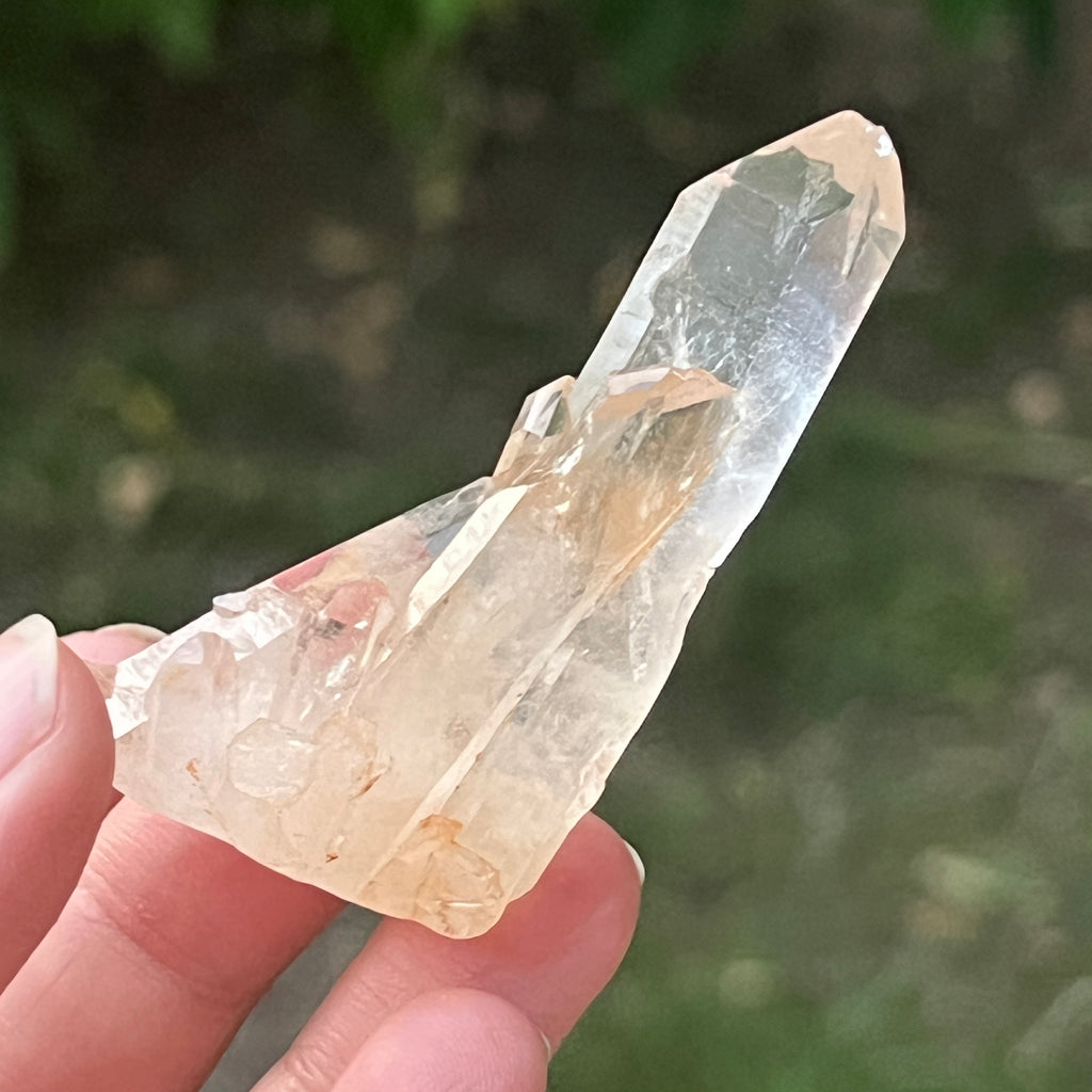Cristal de cuarț cu incluziuni de goethit brun-portocaliu | Model 13, pietre semipretioase - druzy.ro 4 