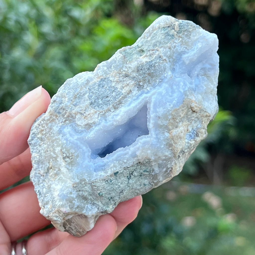 Calcedonie albastra /blue lace/ agat albastru piatra bruta m11, druzy.ro, cristale 1