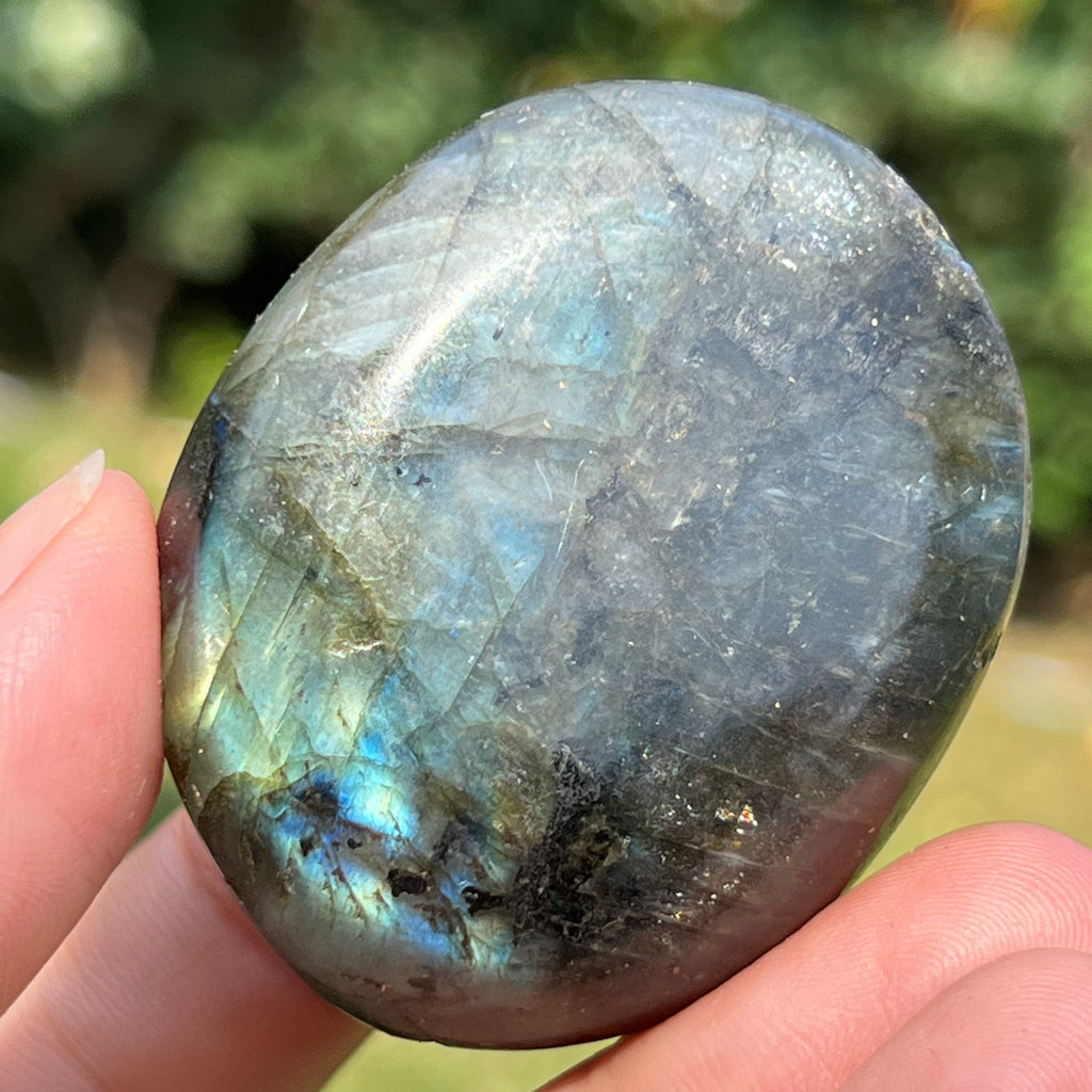 Labradorit palm stone m20, druzy.ro, cristale 2