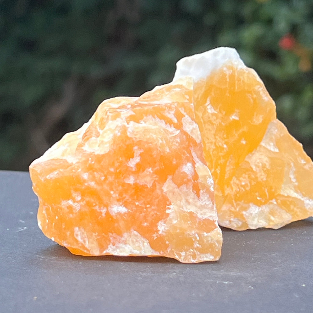 Calcit portocaliu piatra bruta, druzy.ro, cristale 5