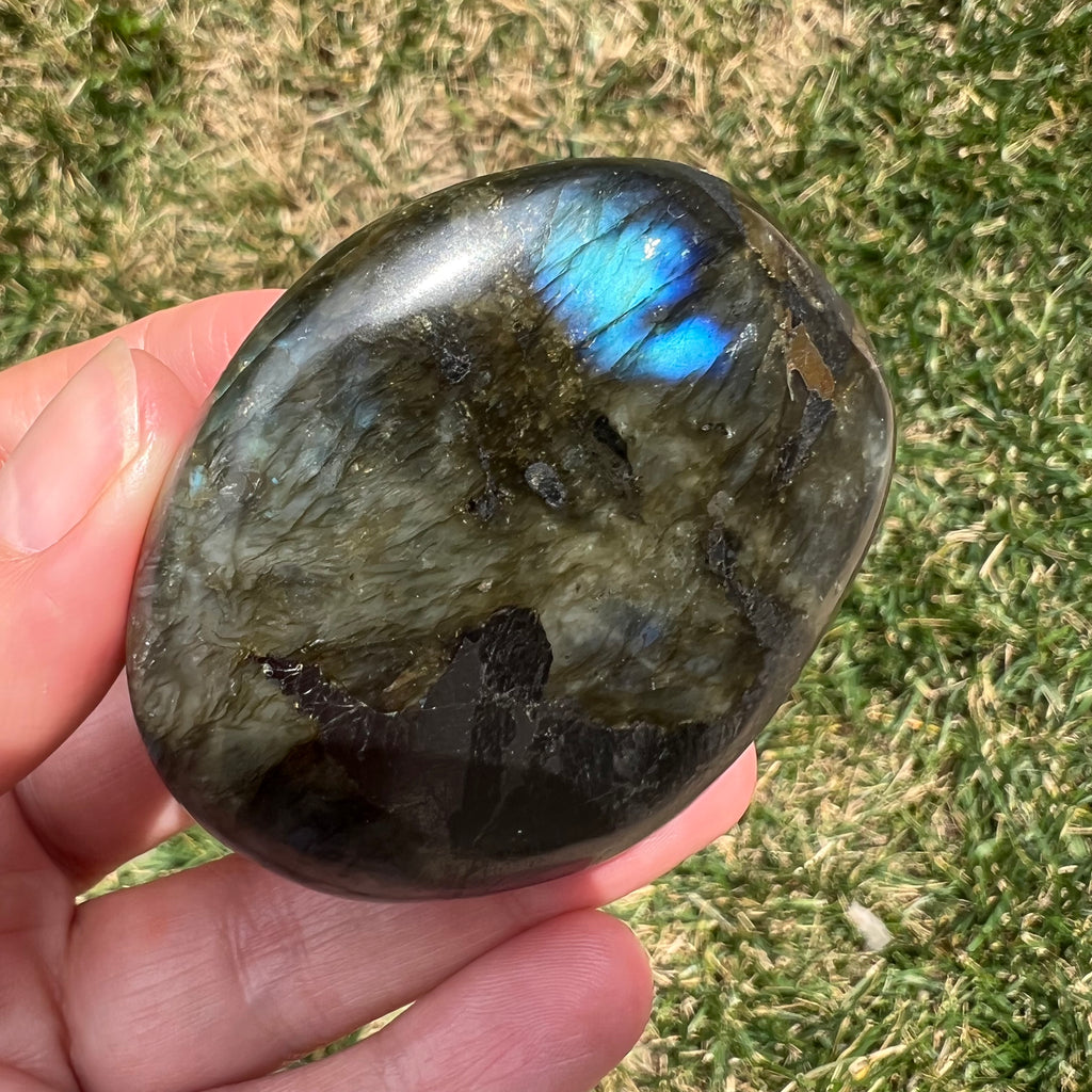 Labradorit palm stone m2, druzy.ro, cristale 1