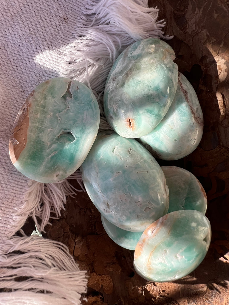 Pochet stone aragonit albastru m4, druzy.ro, cristale 1